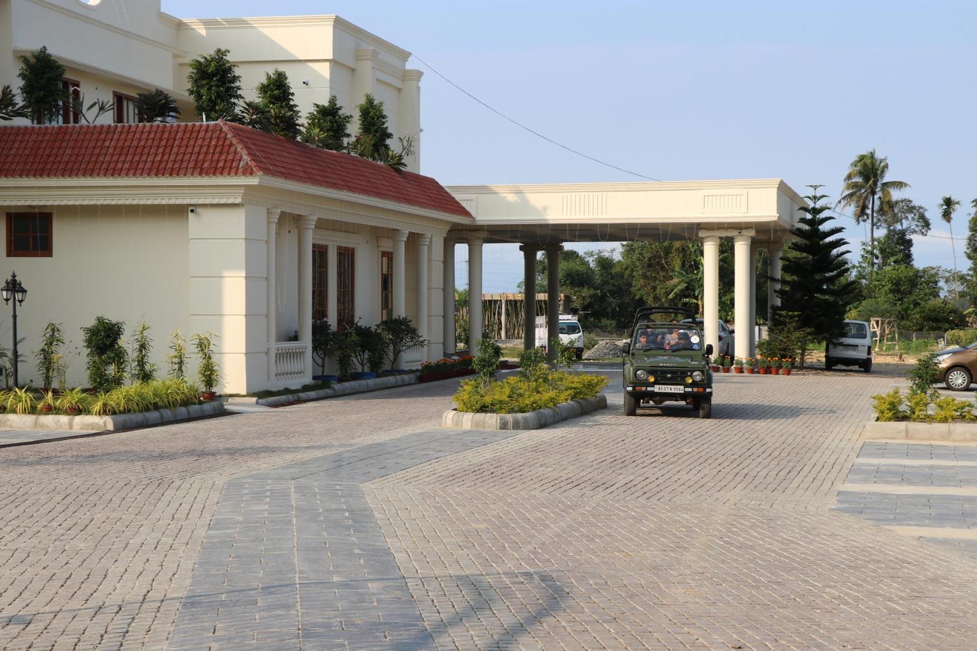 Royale De' Casa Resort Казіранґа Екстер'єр фото