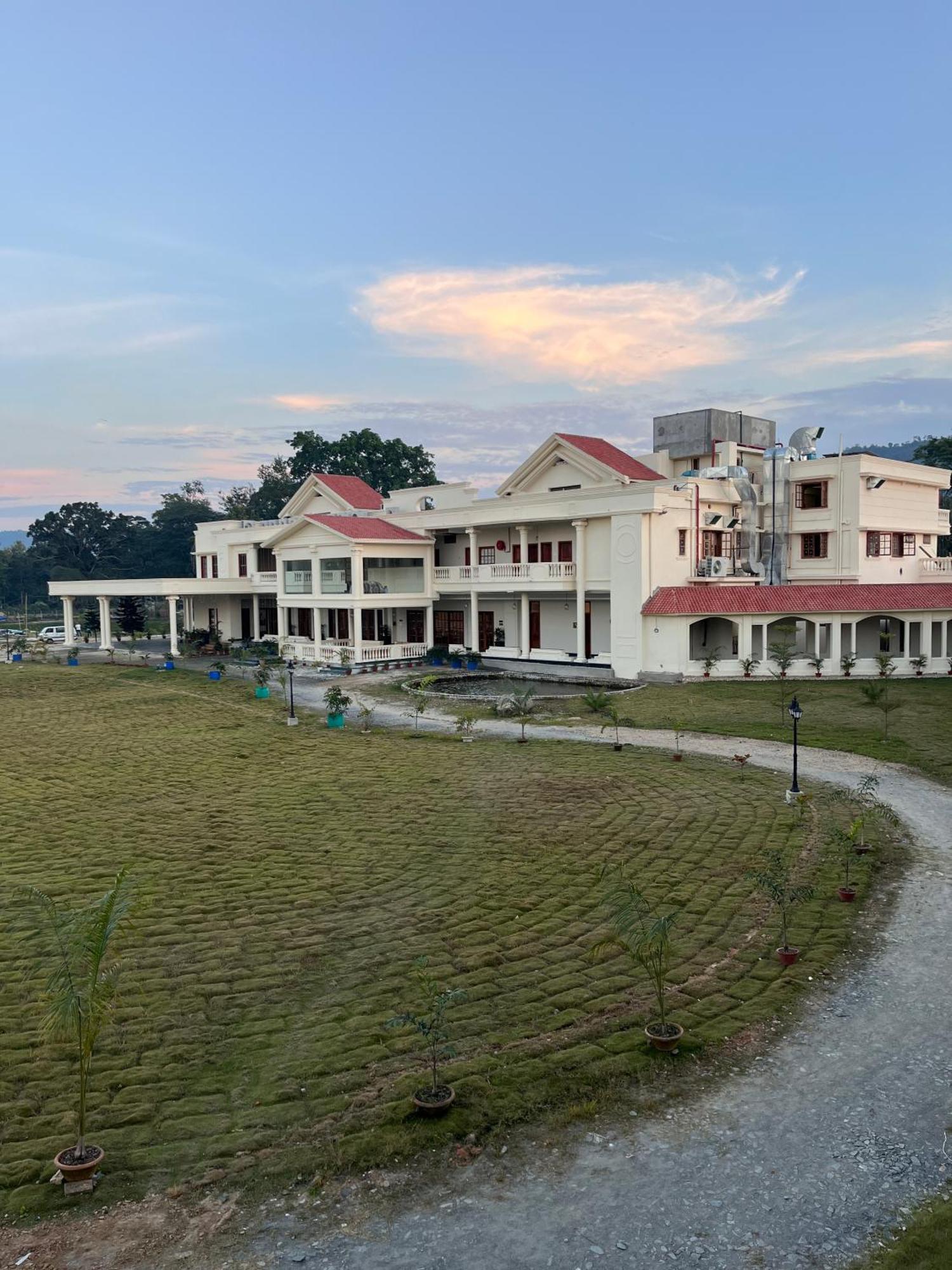 Royale De' Casa Resort Казіранґа Екстер'єр фото
