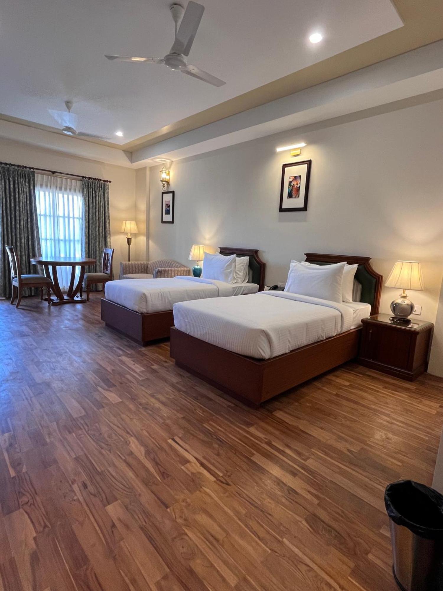 Royale De' Casa Resort Казіранґа Екстер'єр фото